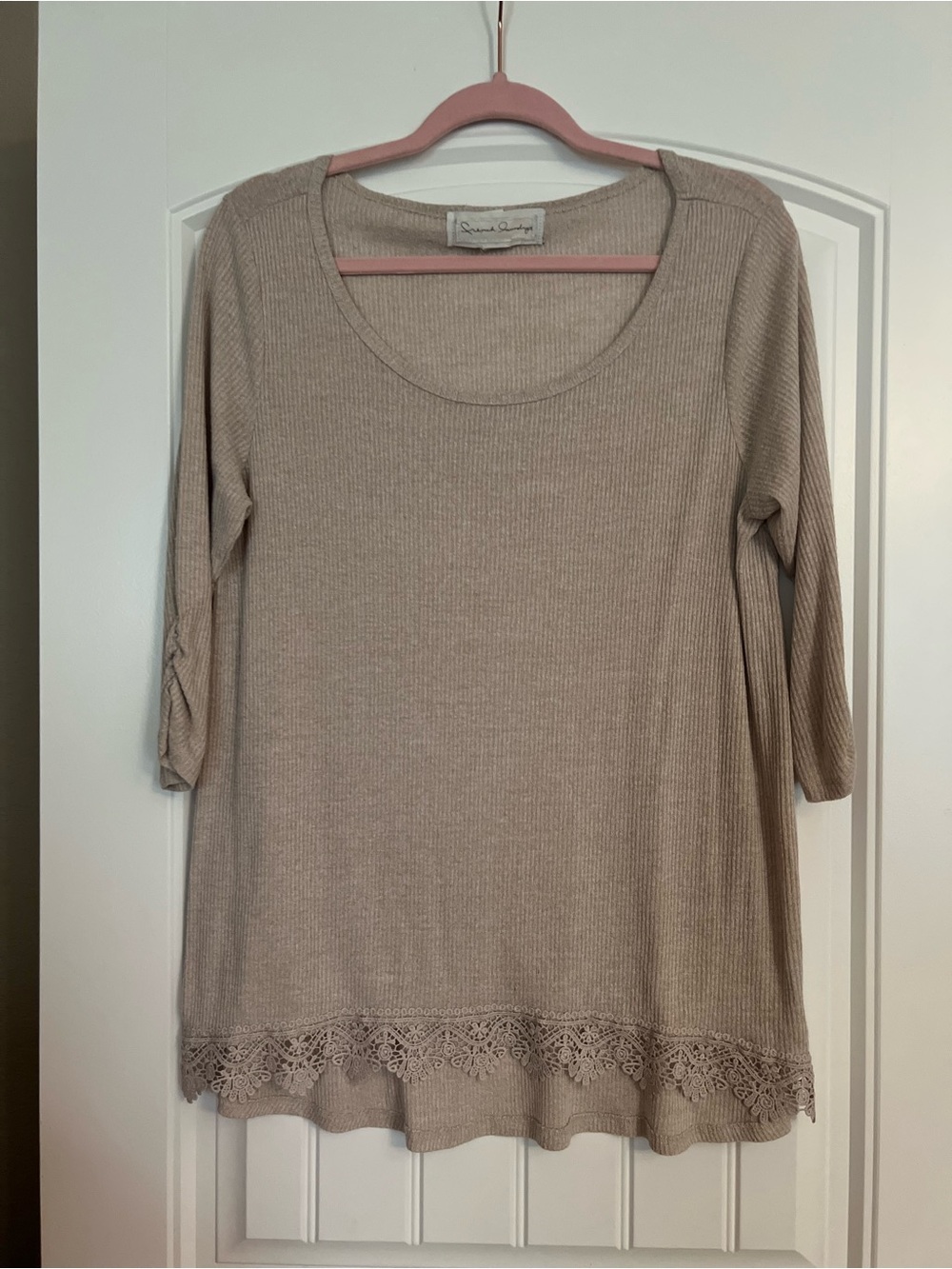 French Laundry 3/4 Sleeve Taupe Ribbed Scoop-Neck Tunic with Lace Hem Size L